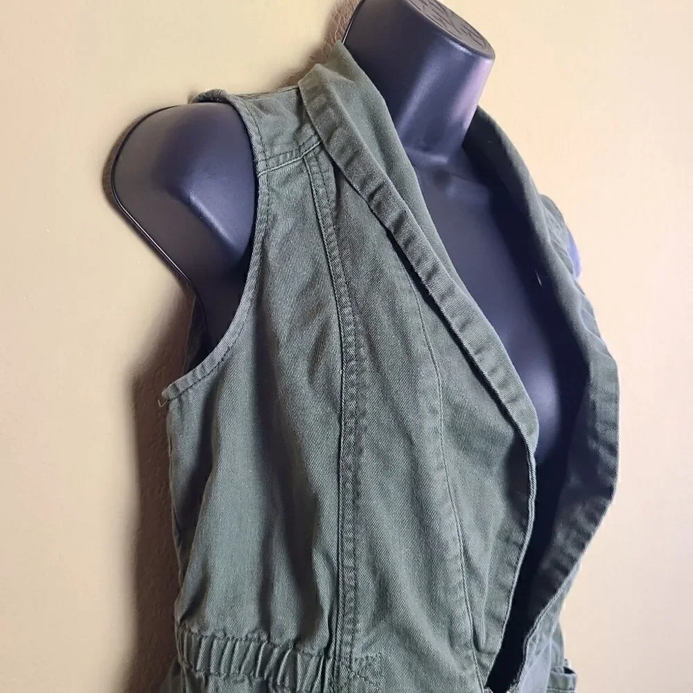 Skies Are Blue Vest